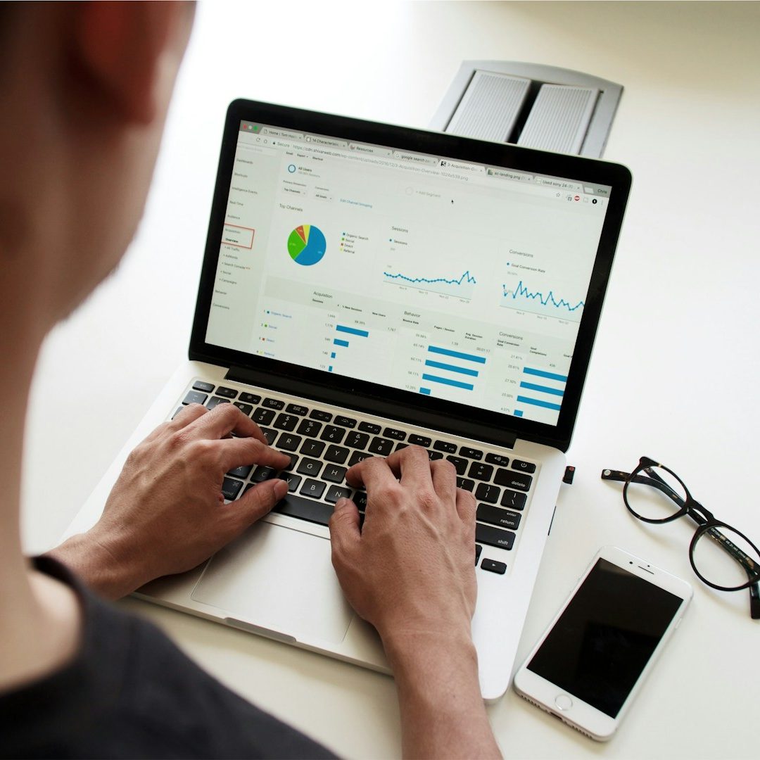 Agence storytelling et branding premium accompagnant les marques et hôtels en Essonne et ïle de France. Consultante en storytelling stratégique et branding premium travaillant sur l'expérience client et la communication digitale.